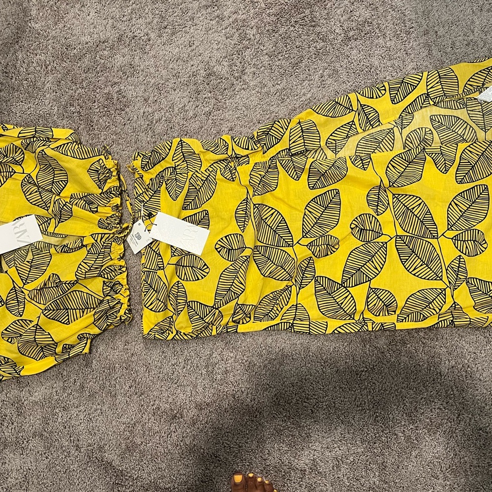 Yellow Leaf Print Cropped Top and Skirt Set